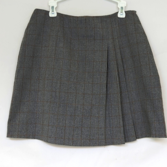 EXPRESS | Vintage Pleated Mini Skirt, Slight High-Waist - Picture 1 of 3